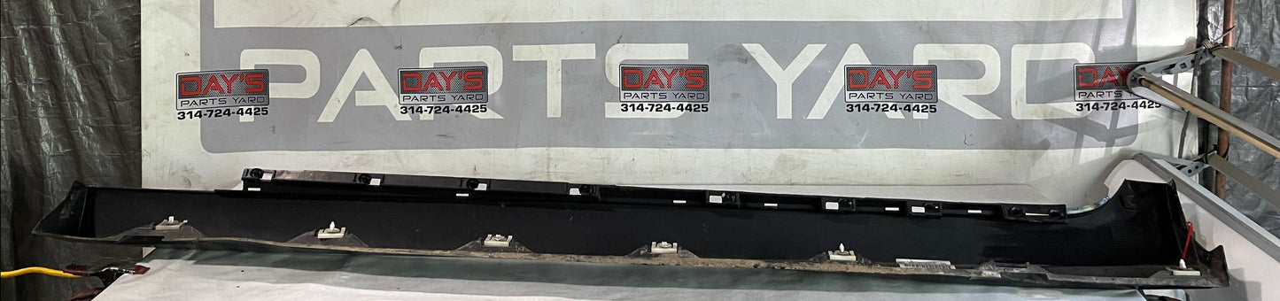 2014 Chevy SS Sedan RH Passenger Rocker Molding Trim Panel OEM - Day's Parts Yard