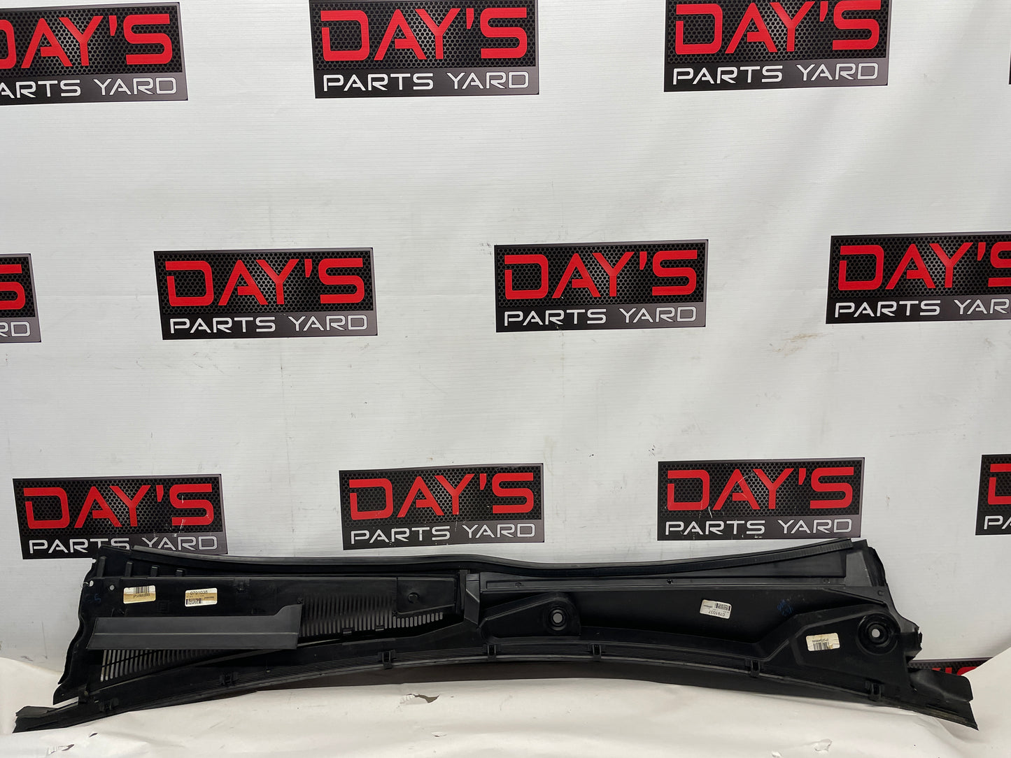 2011 Cadillac CTS-V Coupe Windshield Wiper Cowl Grill Cover OEM - Day's Parts Yard