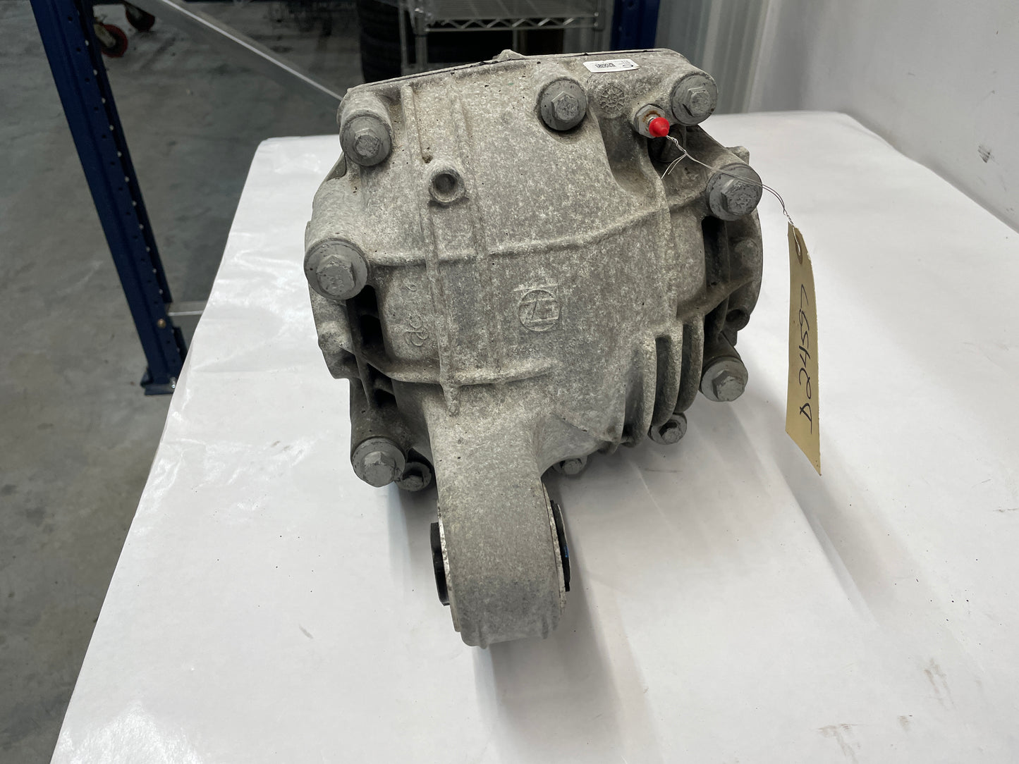 2016 Chevy SS Sedan Rear End Axle Carrier Rearend Diff Differential 3.27 LSD OEM - Day's Parts Yard