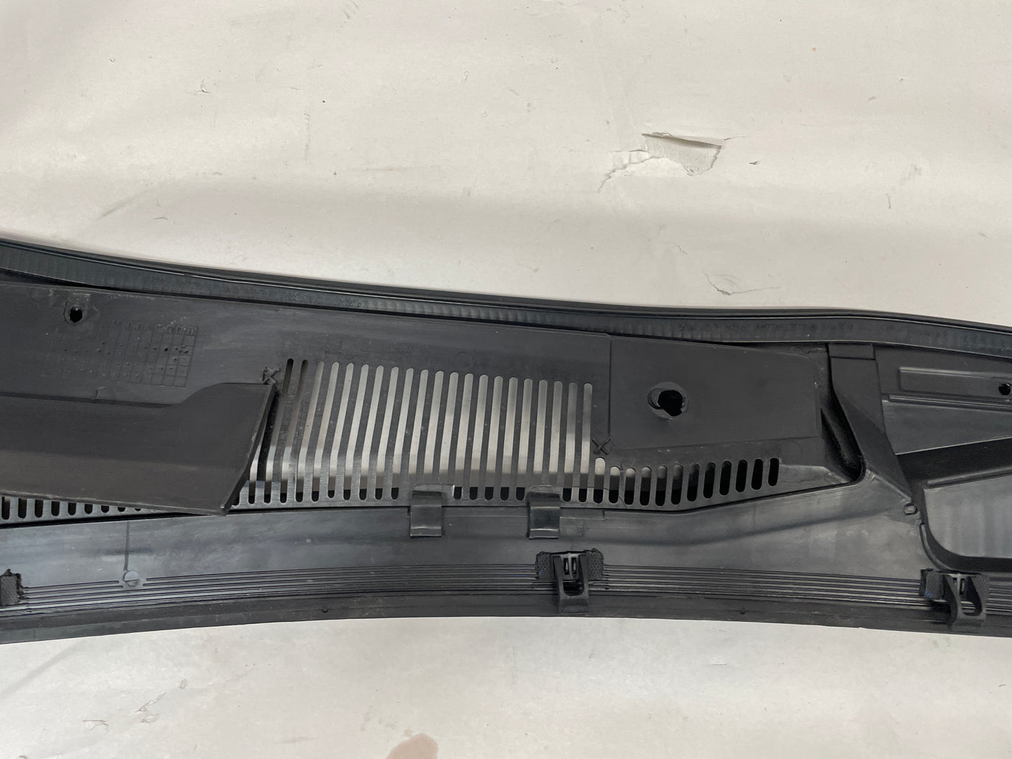 2011 Cadillac CTS-V Coupe Windshield Wiper Cowl Grill Cover OEM - Day's Parts Yard