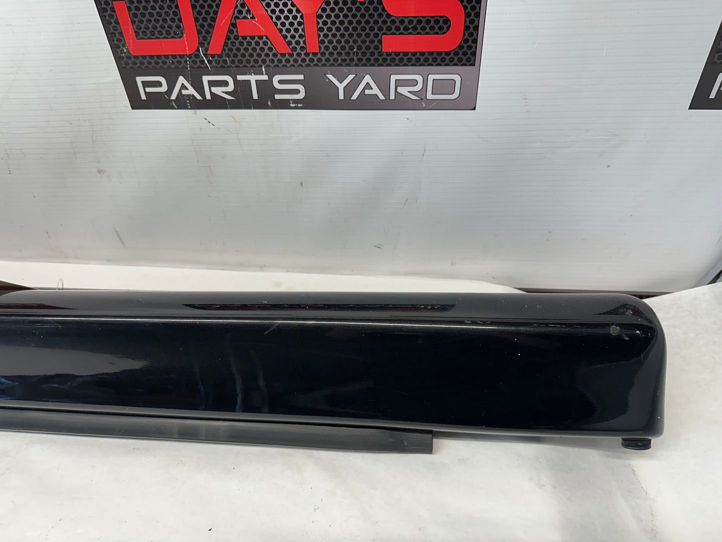 2006 Pontiac GTO LH Driver Rocker Molding Side Skirt Black OEM - Day's Parts Yard