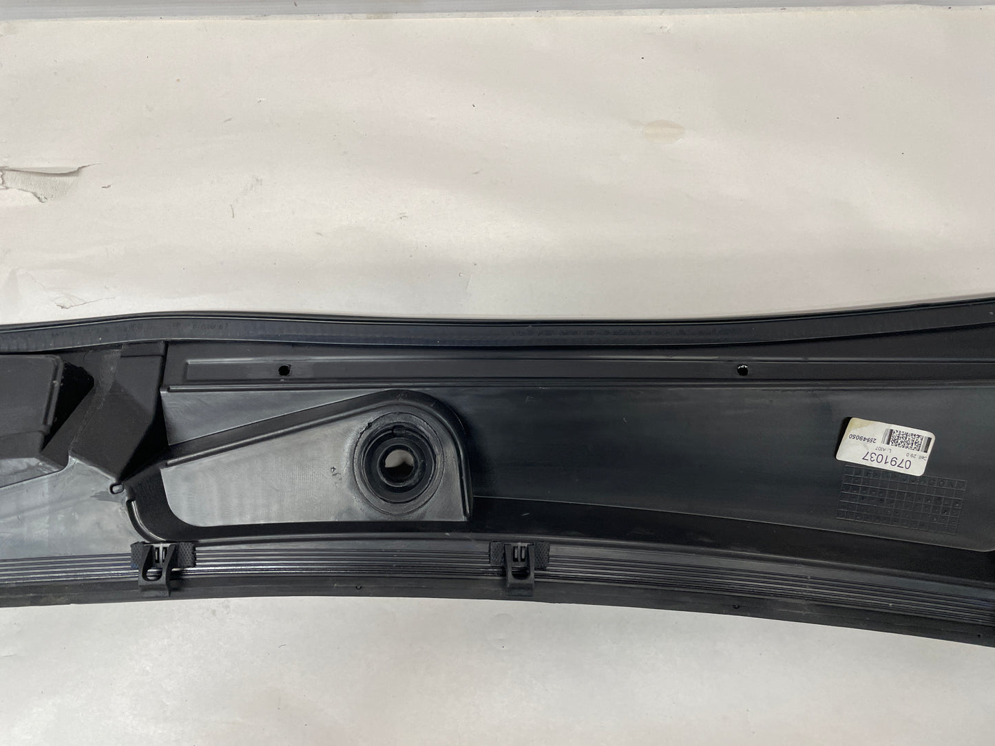 2011 Cadillac CTS-V Coupe Windshield Wiper Cowl Grill Cover OEM - Day's Parts Yard