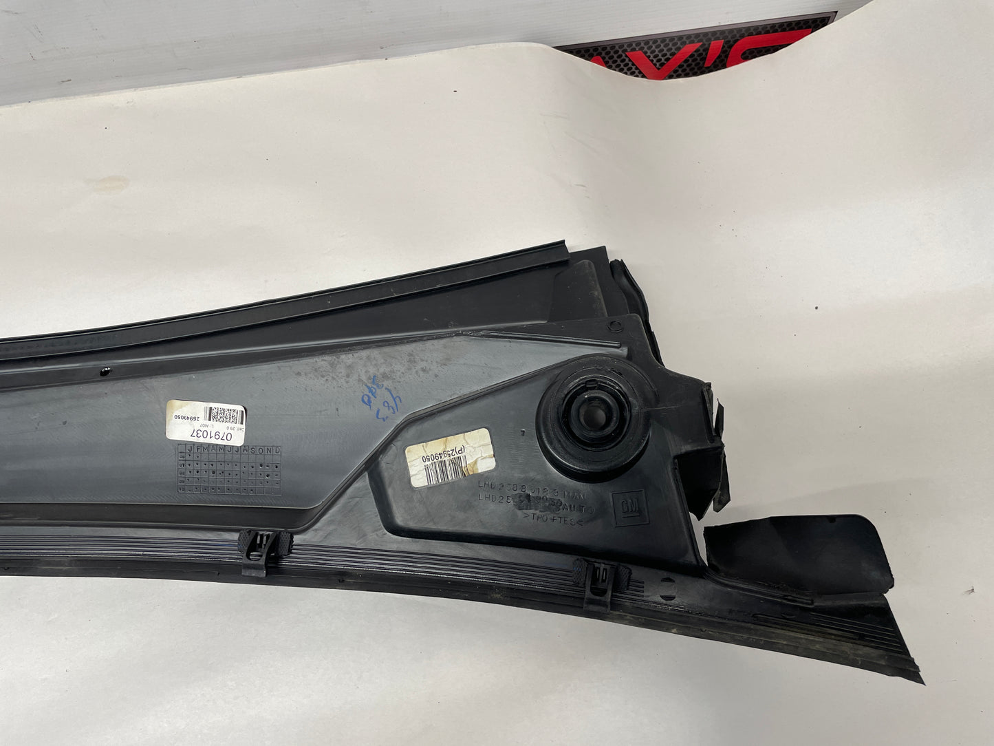2011 Cadillac CTS-V Coupe Windshield Wiper Cowl Grill Cover OEM - Day's Parts Yard