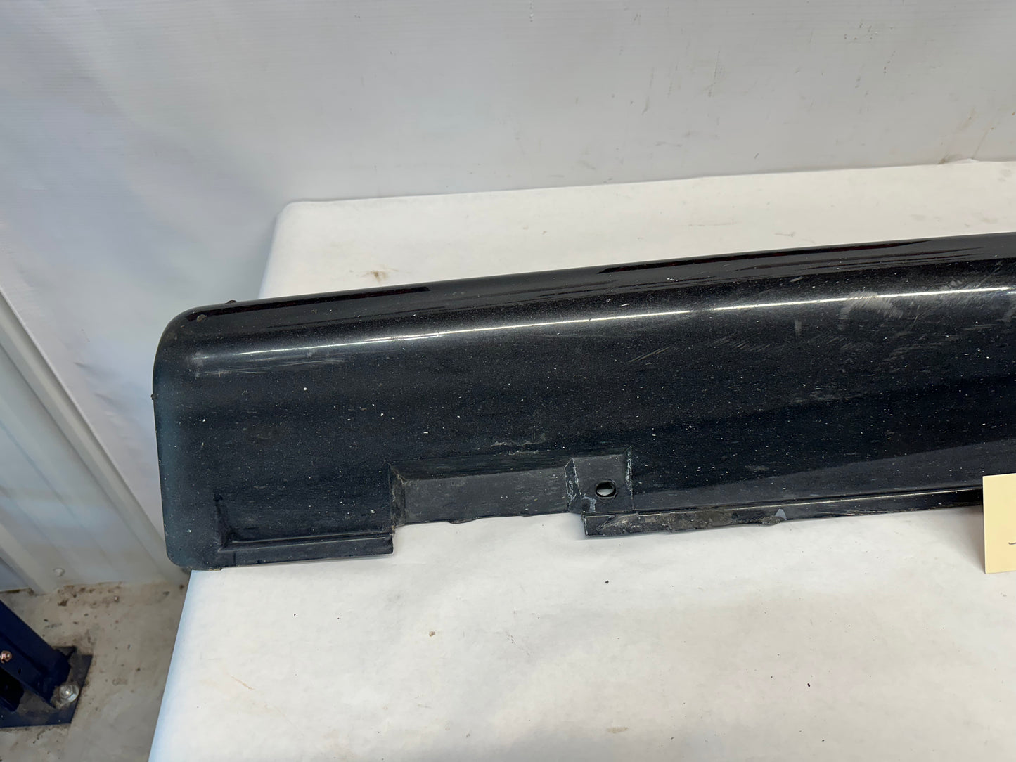 2006 Pontiac GTO LH Driver Rocker Molding Side Skirt Black OEM - Day's Parts Yard