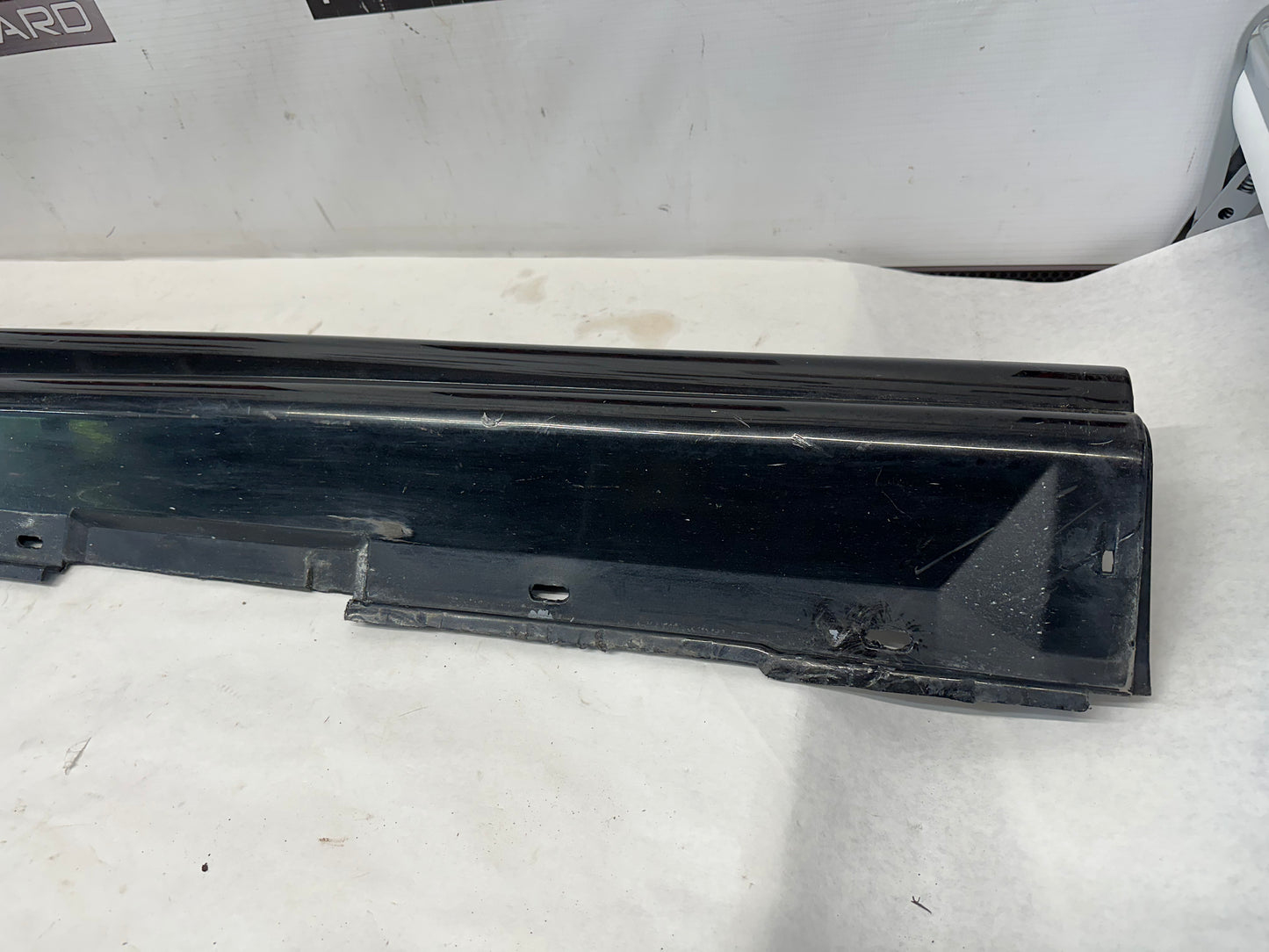 2006 Pontiac GTO LH Driver Rocker Molding Side Skirt Black OEM - Day's Parts Yard