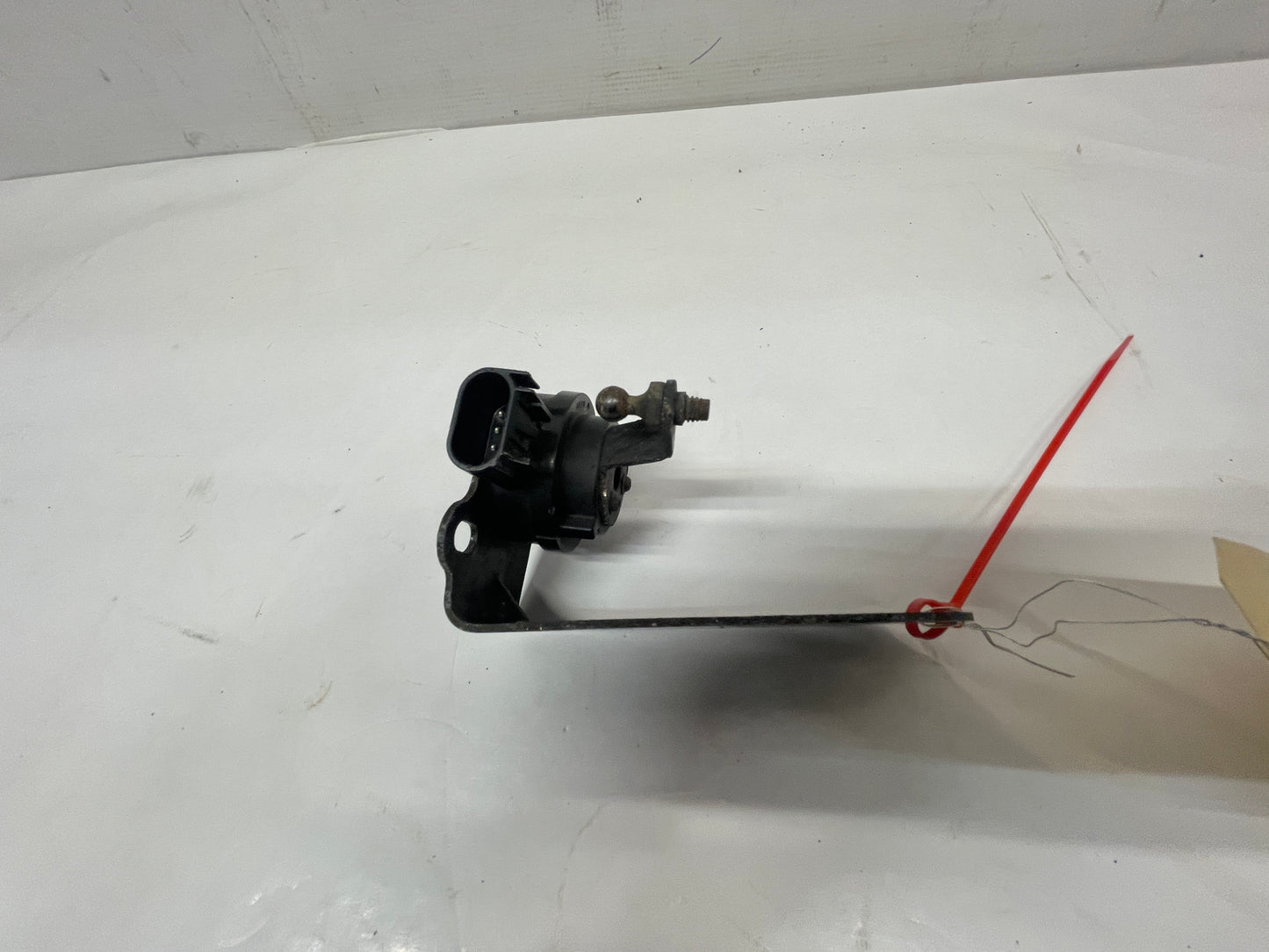 2016 Chevy SS Sedan RH Passenger Rear Ride Height Head Lamp Suspension Sensor OEM - Day's Parts Yard