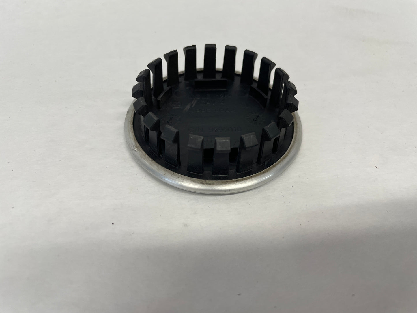 2019 Chevy Camaro SS Wheel Center Caps Silver OEM - Day's Parts Yard