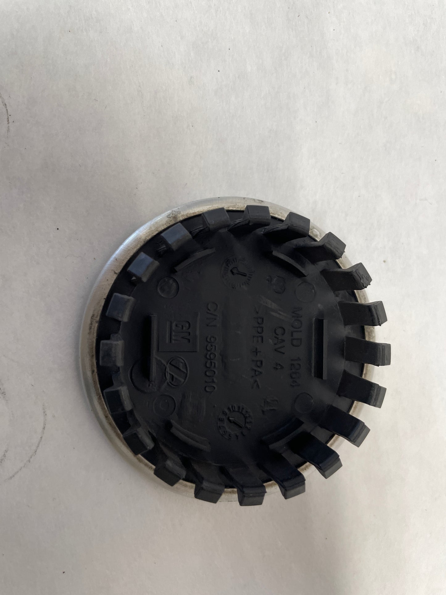 2019 Chevy Camaro SS Wheel Center Caps Silver OEM - Day's Parts Yard