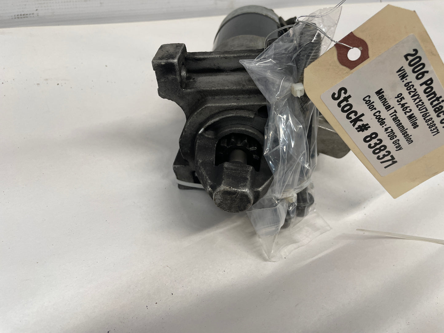 2006 Pontiac GTO Starter Unit Assembly w/ Hardware OEM - Day's Parts Yard