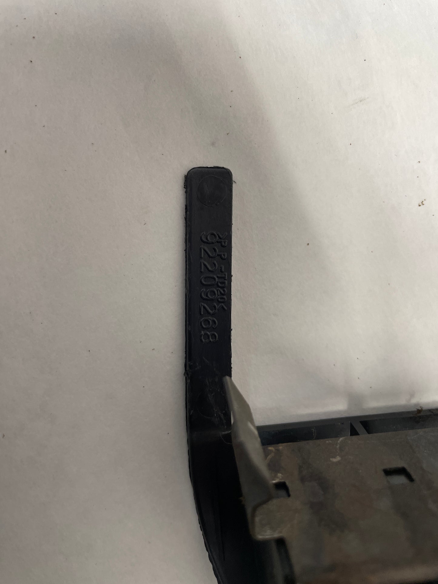 2005 Pontiac GTO Complete LH Driver 4pc Front Seat Rail Frame Trim Set OEM - Day's Parts Yard