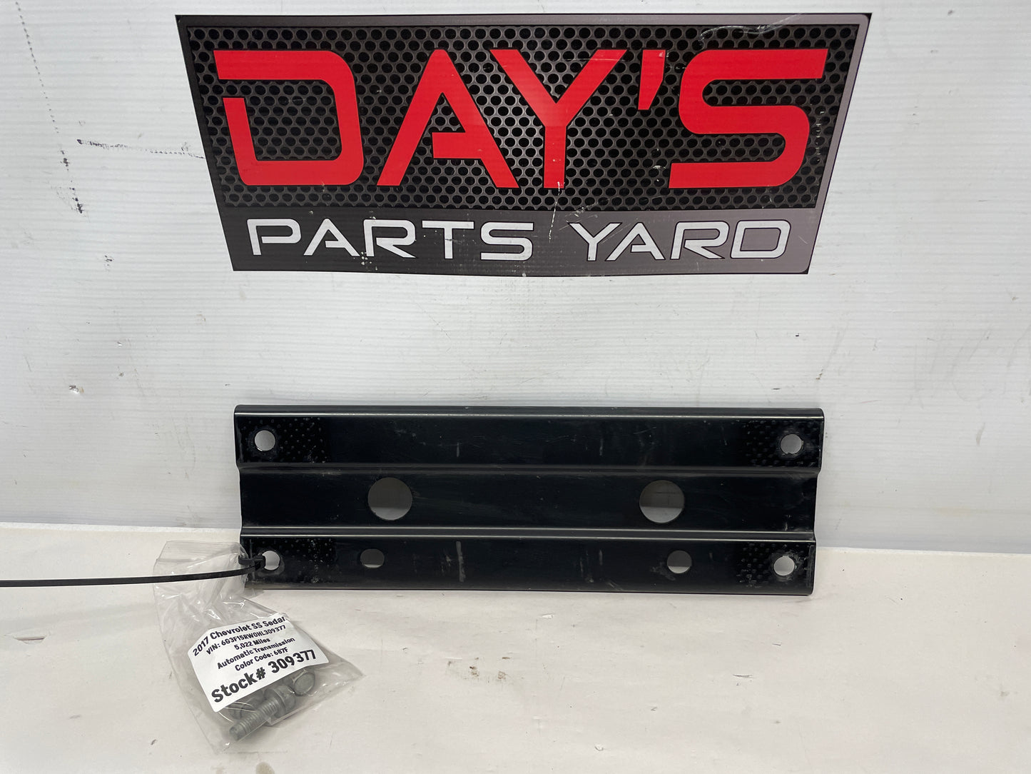 2017 Chevy SS Sedan Transmission Tunnel Body Brace Bracket OEM - Day's Parts Yard