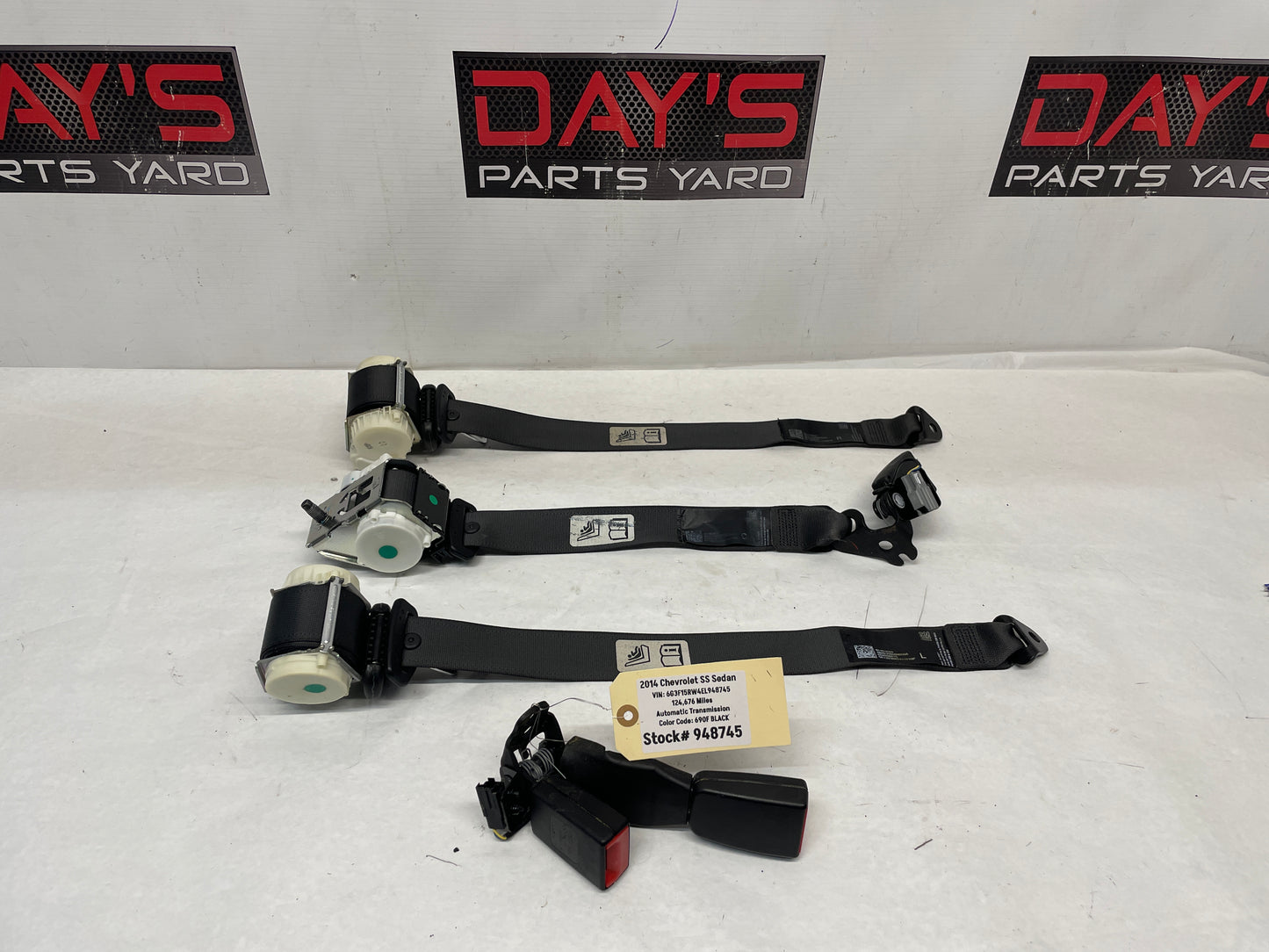 2014 Chevy SS Sedan Rear Seatbelt Seat Belt Retractors w/ Buckles Set OEM