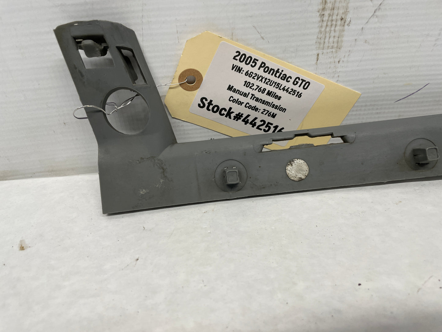 2005 Pontiac GTO RH Passenger Front Bumper Fender Brackets Guide OEM - Day's Parts Yard