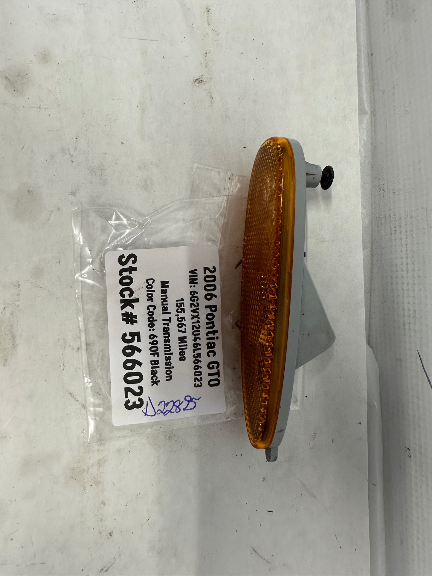 2006 Pontiac GTO Front Bumper Turn Signal Marker Light OEM - Day's Parts Yard
