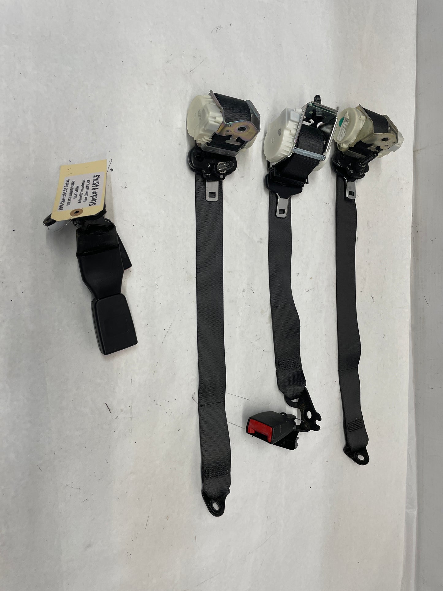 2014 Chevy SS Sedan Rear Seatbelt Seat Belt Retractors w/ Buckles Set OEM