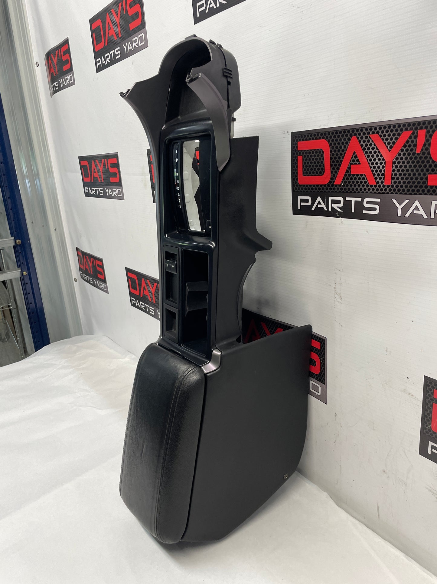 2005 Pontiac GTO Center Console Arm Rest Assembly OEM - Day's Parts Yard