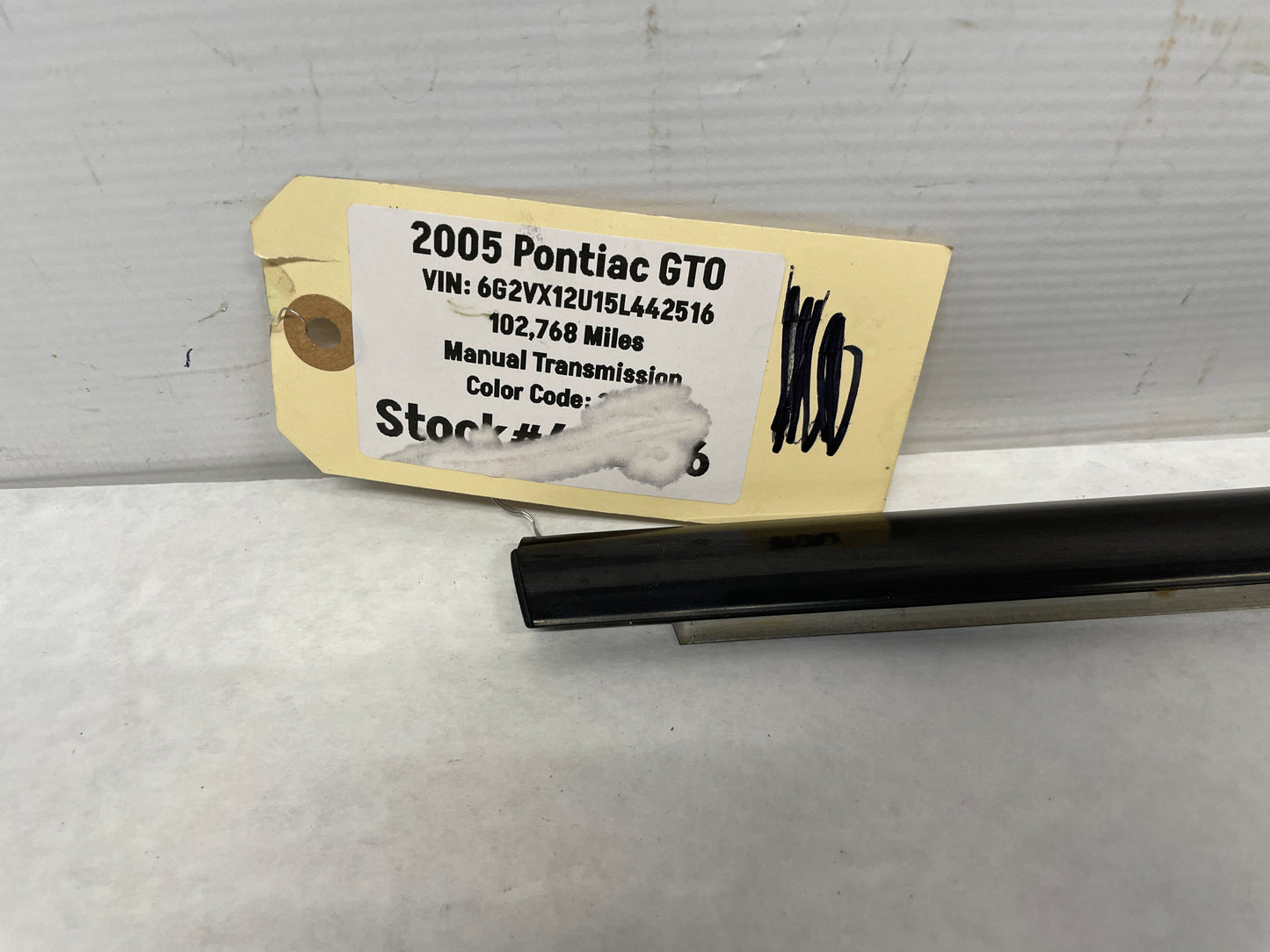 2005 Pontiac GTO RH Passenger Window Door Belt Molding Trim OEM - Day's Parts Yard