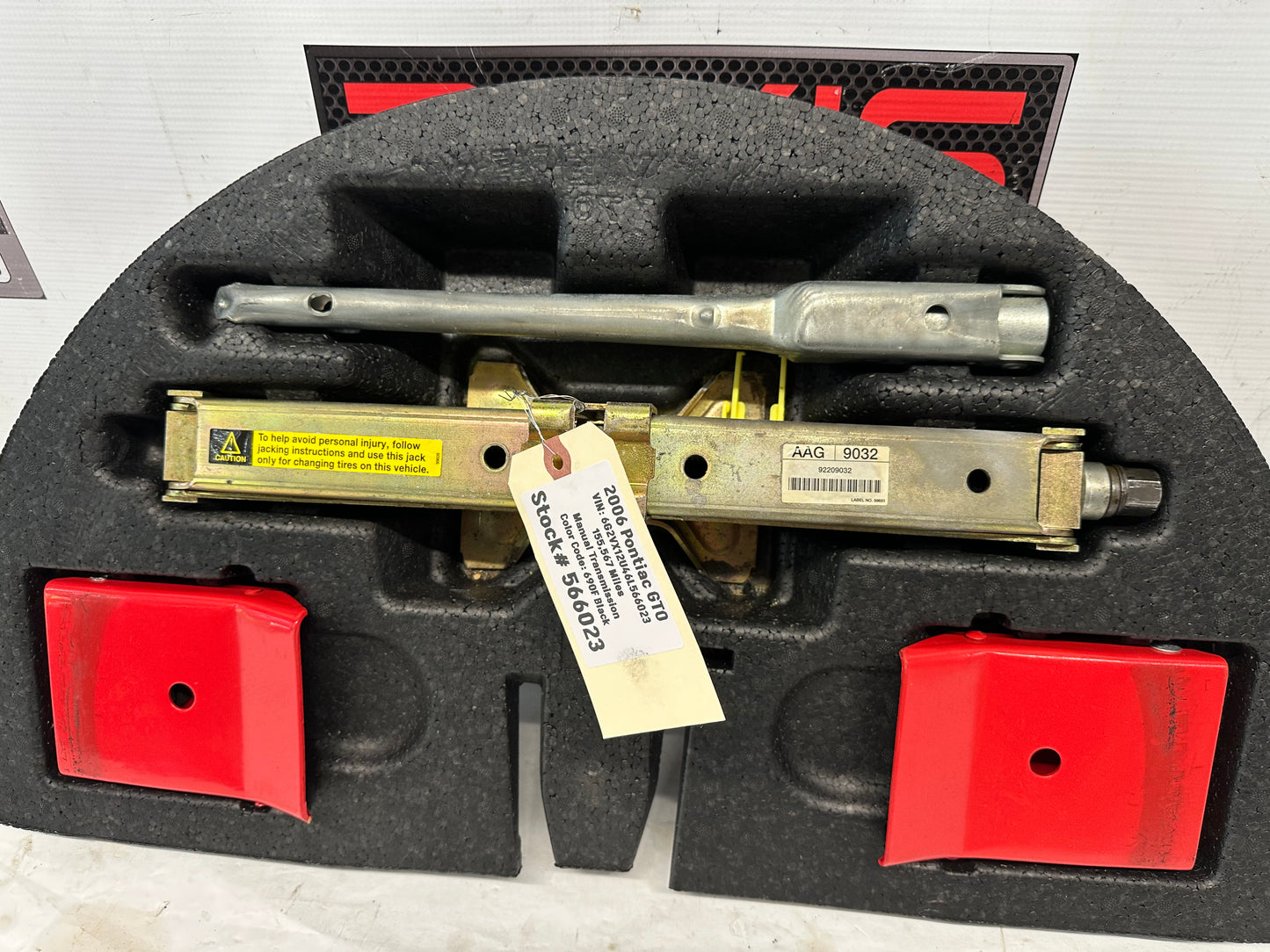 2006 Pontiac GTO Emergency Spare Tire Jack Tool Kit OEM - Day's Parts Yard