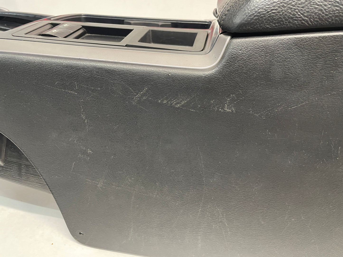2005 Pontiac GTO Center Console Arm Rest Assembly OEM - Day's Parts Yard