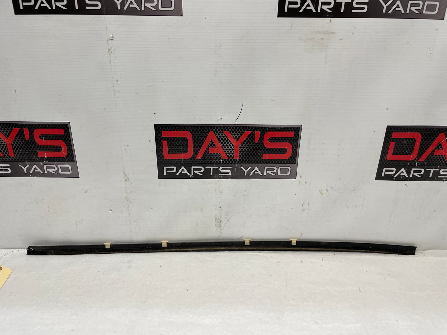 2005 Pontiac GTO RH Passenger Window Door Belt Molding Trim OEM - Day's Parts Yard