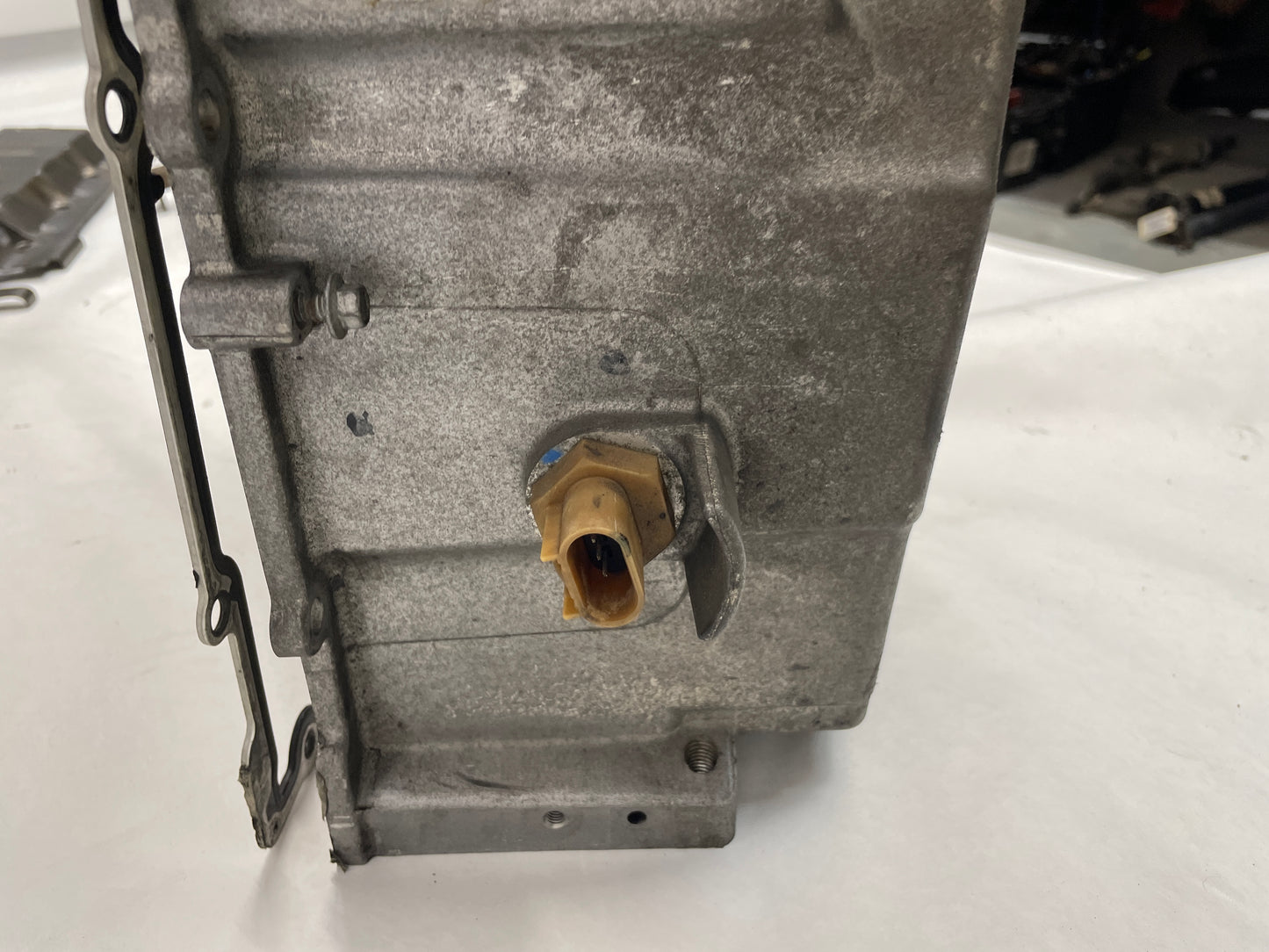 2014 Cadillac CTS-V Coupe Complete Oil Pan Assembly w/ Cooler & Dipstick OEM - Day's Parts Yard