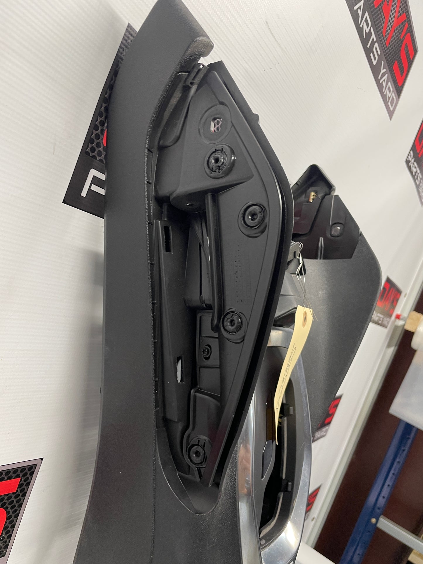 2018 Chevy Camaro SS Center Console Armrest Assembly OEM