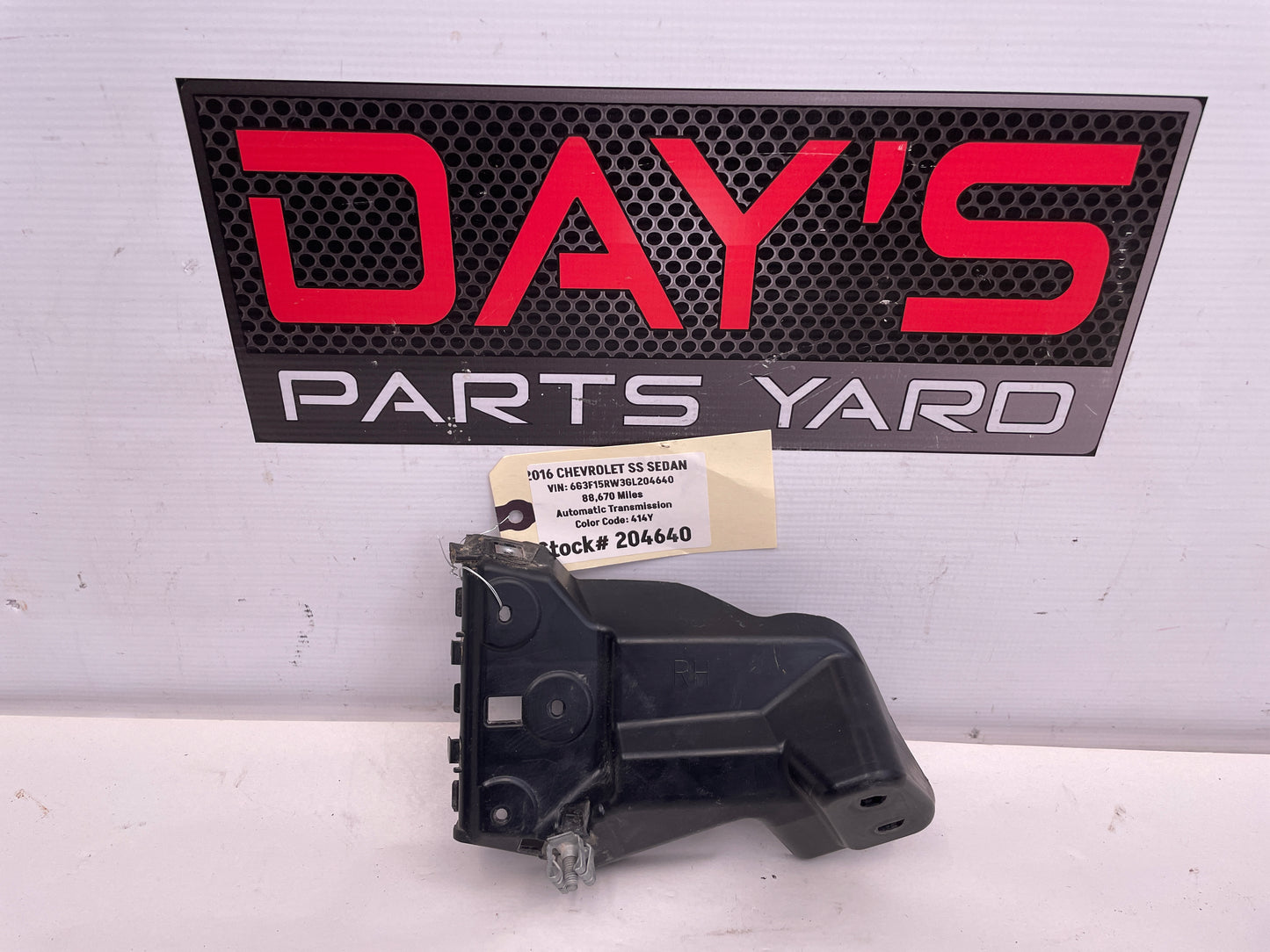 2016 Chevy SS Sedan RH Passenger Fender Bumper Bracket OEM - Day's Parts Yard
