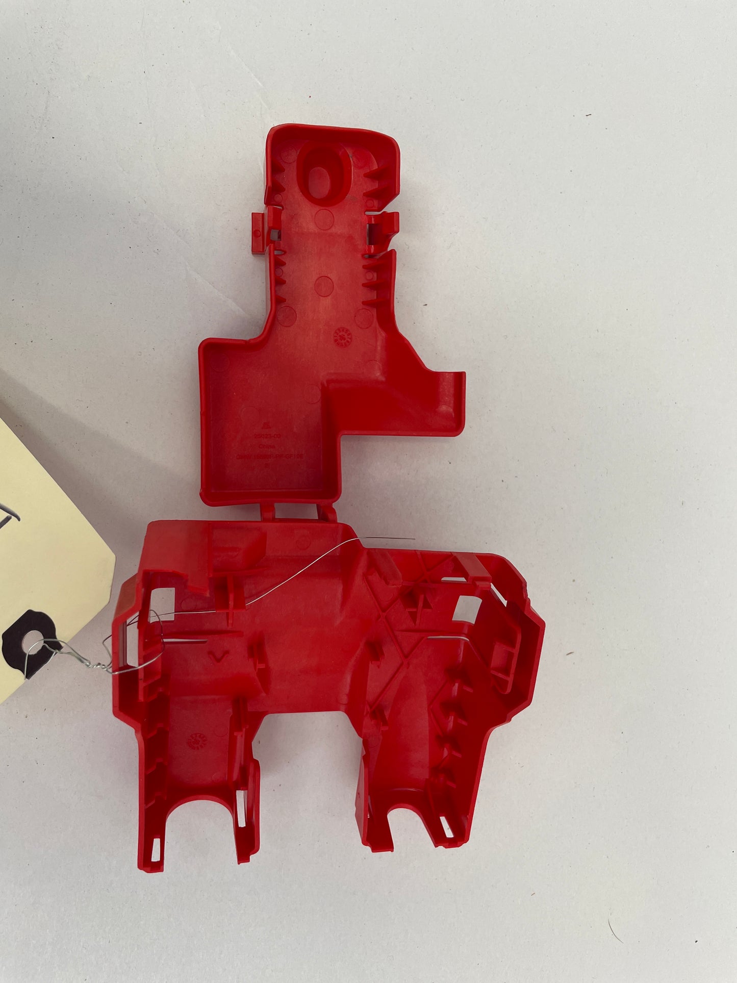 2017 Chevy SS Sedan Positive Battery Electric Fuse Relay Box CoverOEM - Day's Parts Yard