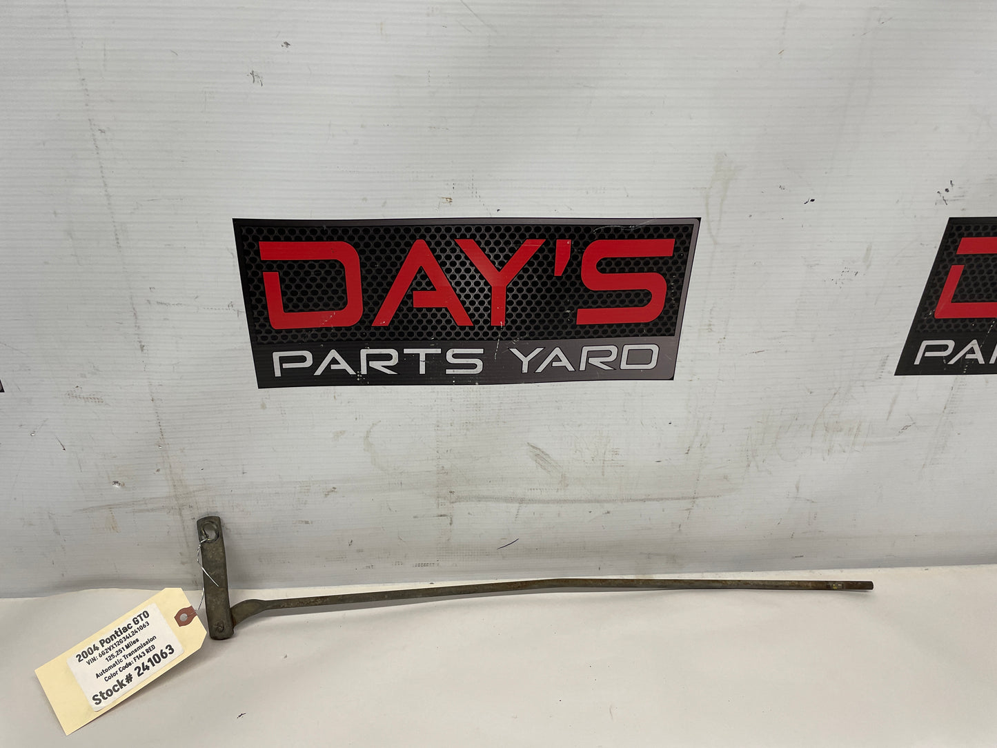 2004 Pontiac GTO Automatic Transmission Shifter Linkage Rod OEM - Day's Parts Yard
