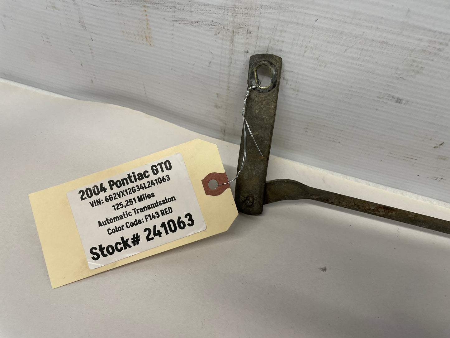 2004 Pontiac GTO Automatic Transmission Shifter Linkage Rod OEM - Day's Parts Yard