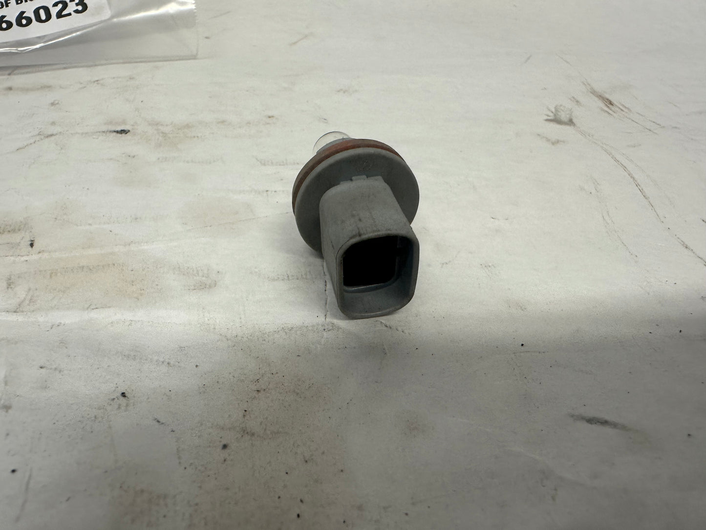 2006 Pontiac GTO Marker Light Turn Signal Bulb Socket OEM - Day's Parts Yard