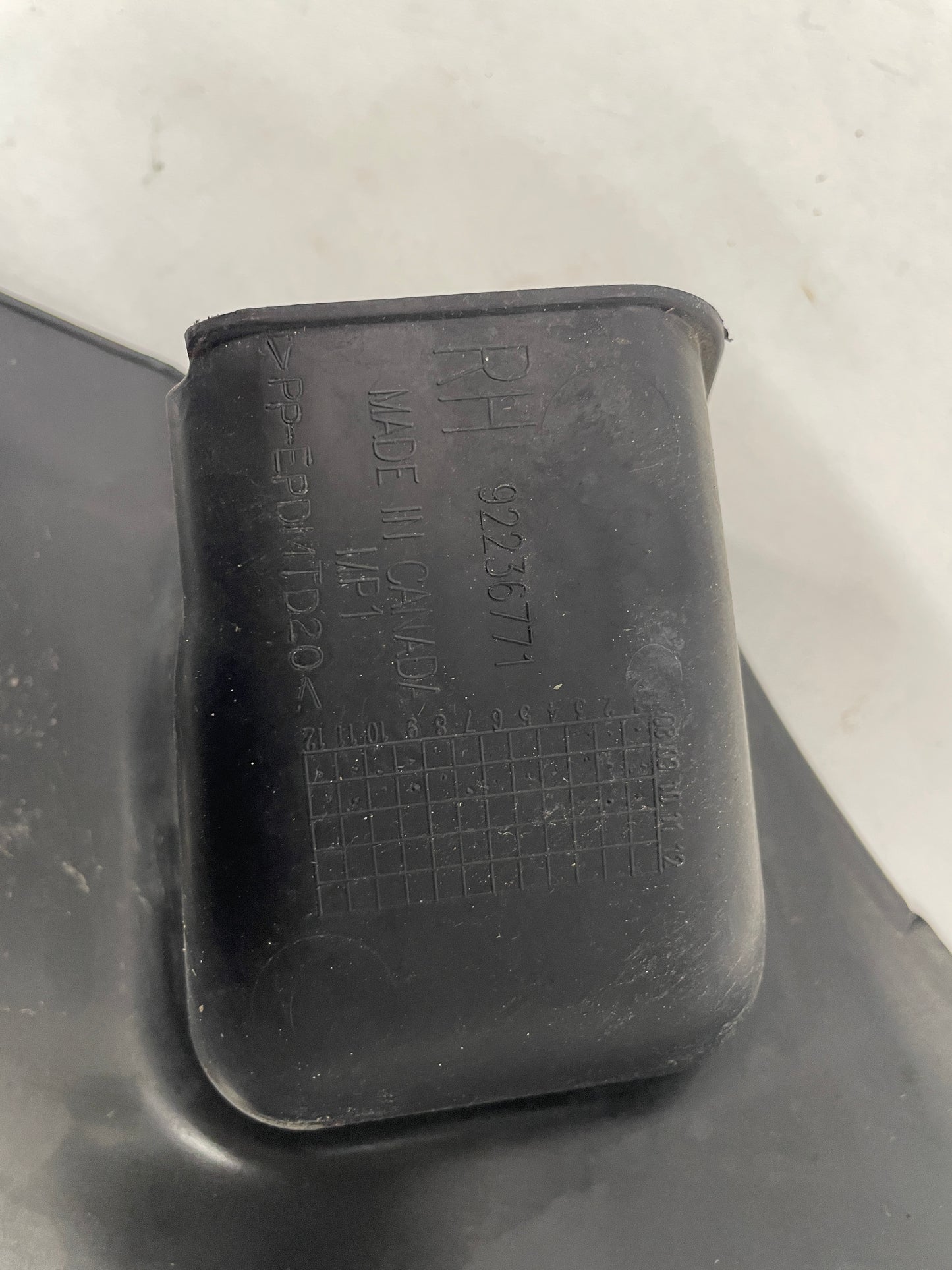 2010 Chevy Camaro SS RH & LH Taillight Tail Lamp Closeout Filler Panel OEM - Day's Parts Yard