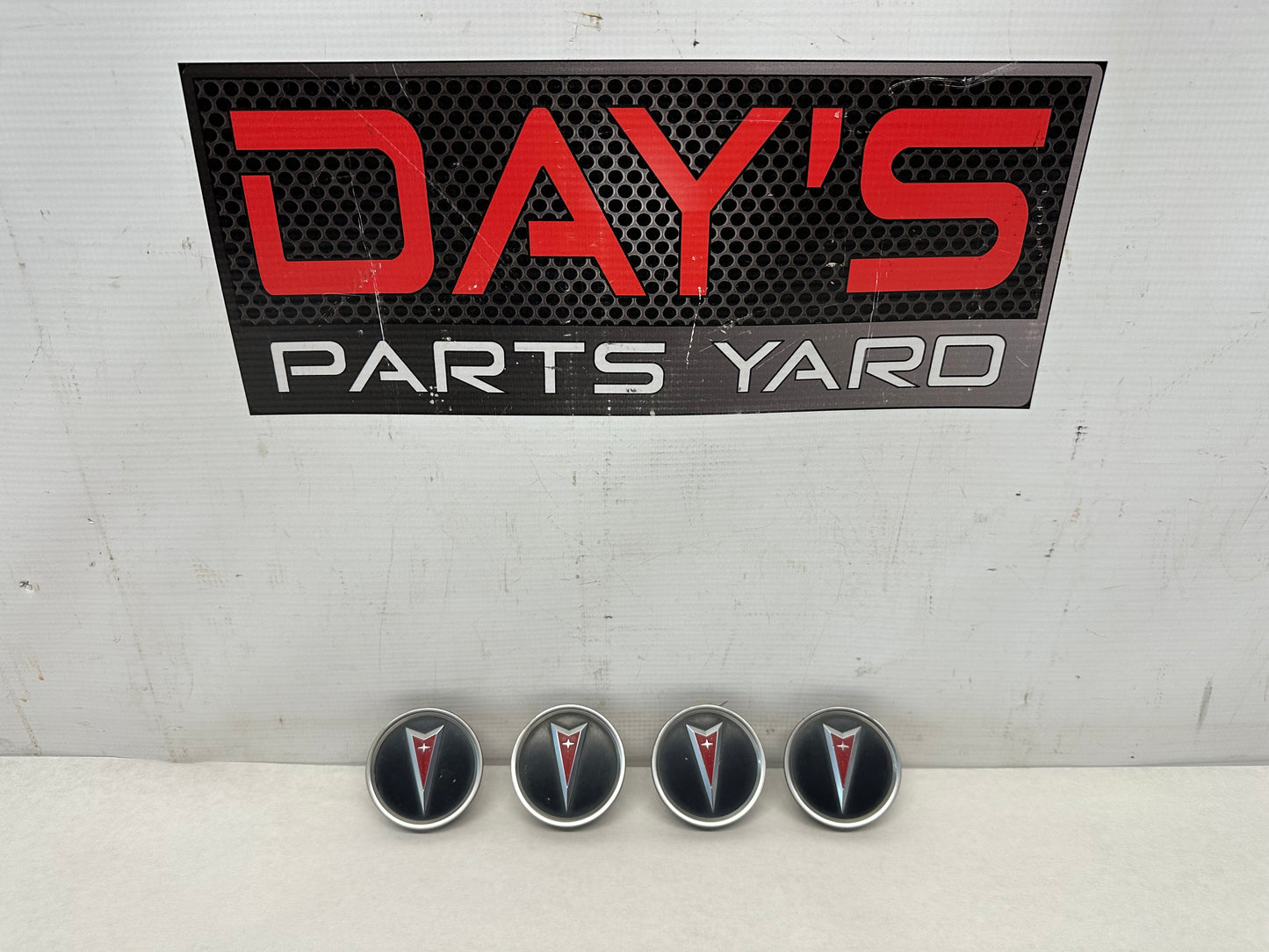 2006 Pontiac GTO Wheel Center Cap Set OEM - Day's Parts Yard