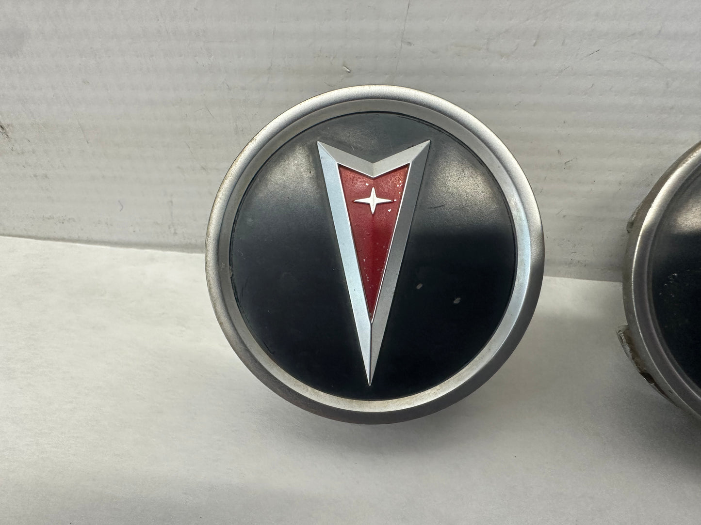 2006 Pontiac GTO Wheel Center Cap Set OEM - Day's Parts Yard
