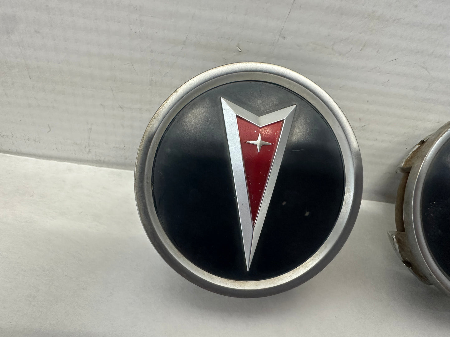 2006 Pontiac GTO Wheel Center Cap Set OEM - Day's Parts Yard