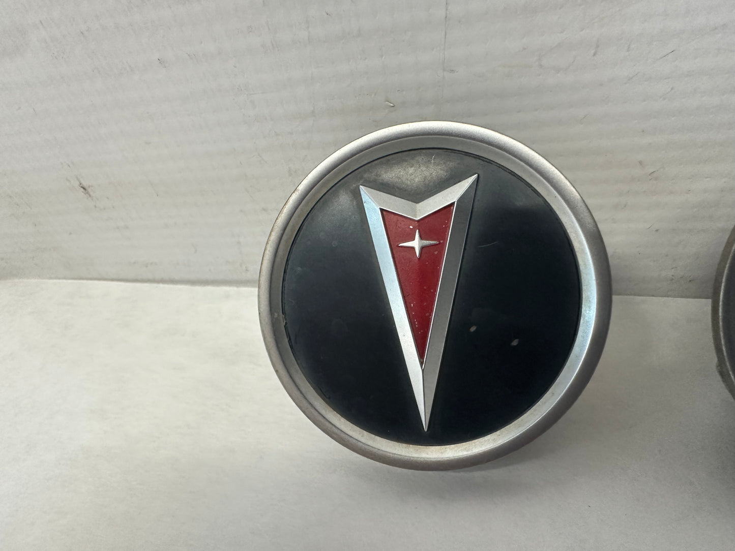 2006 Pontiac GTO Wheel Center Cap Set OEM - Day's Parts Yard