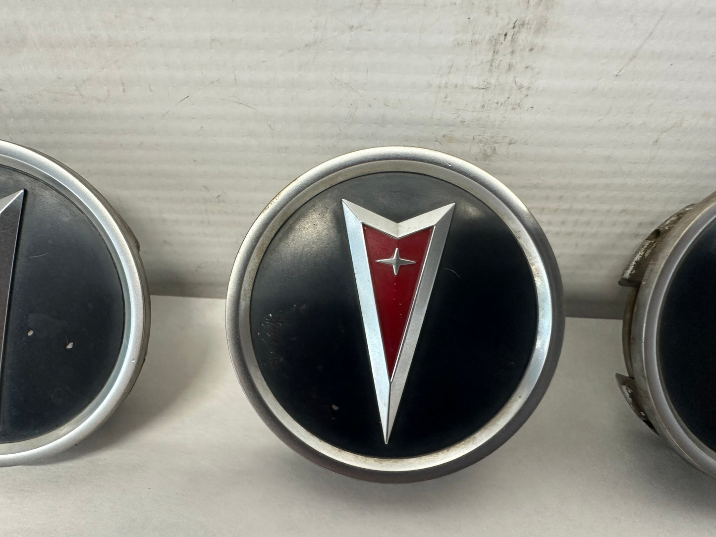 2006 Pontiac GTO Wheel Center Cap Set OEM - Day's Parts Yard