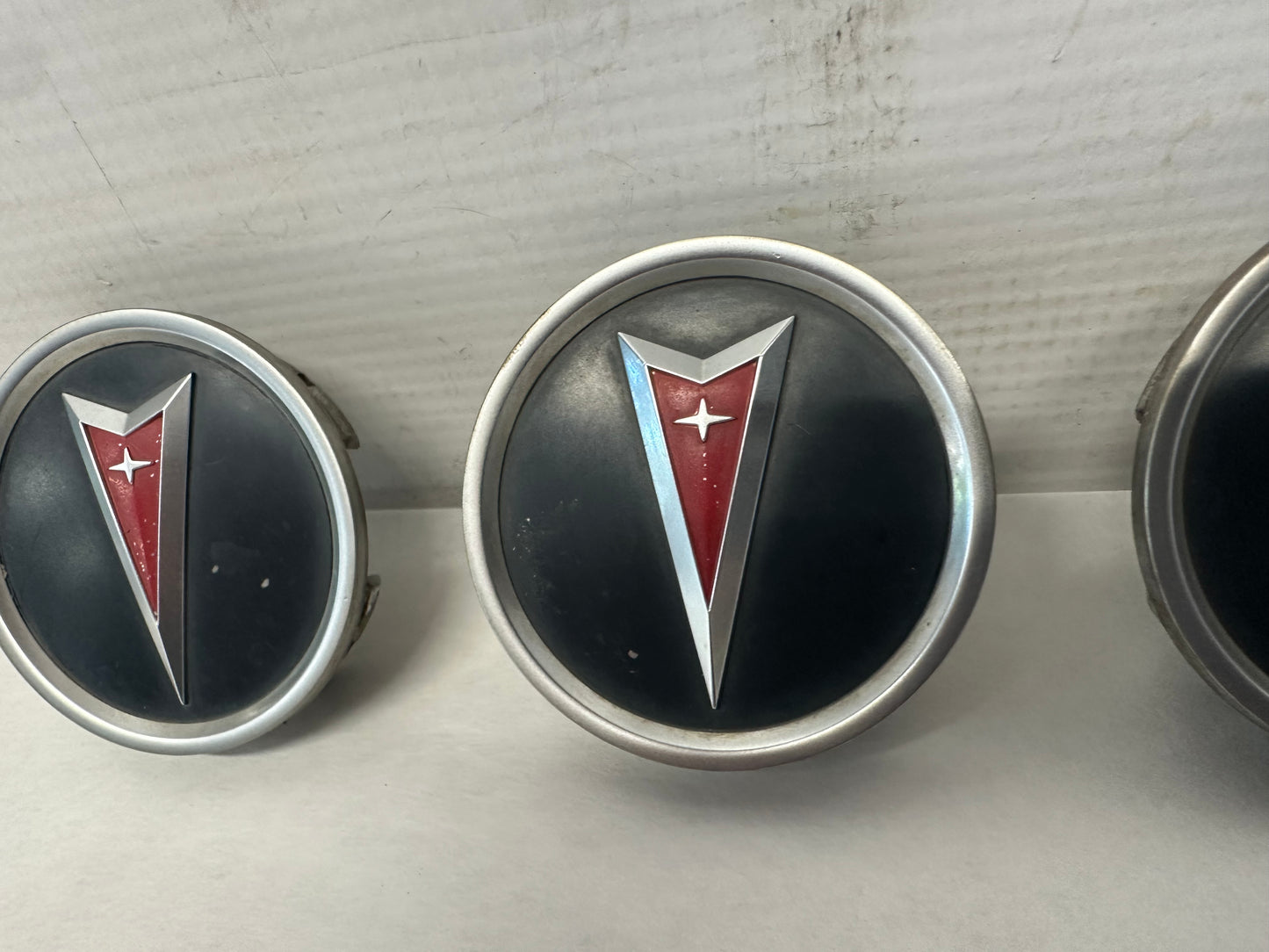 2006 Pontiac GTO Wheel Center Cap Set OEM - Day's Parts Yard