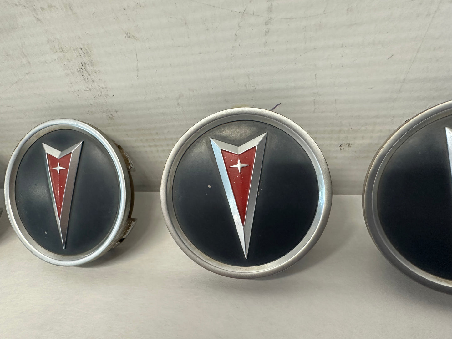 2006 Pontiac GTO Wheel Center Cap Set OEM - Day's Parts Yard