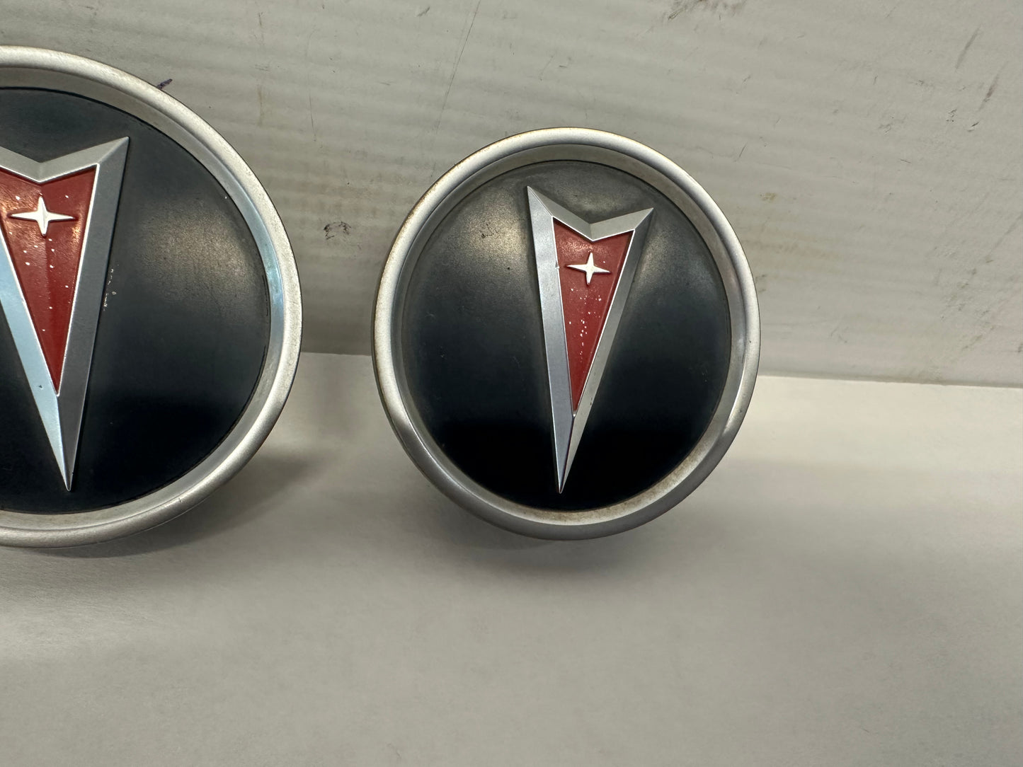 2006 Pontiac GTO Wheel Center Cap Set OEM - Day's Parts Yard