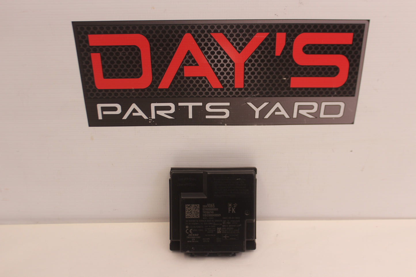 2016 Cadillac ATS-V Keyless Entry Control Module OEM - Day's Parts Yard