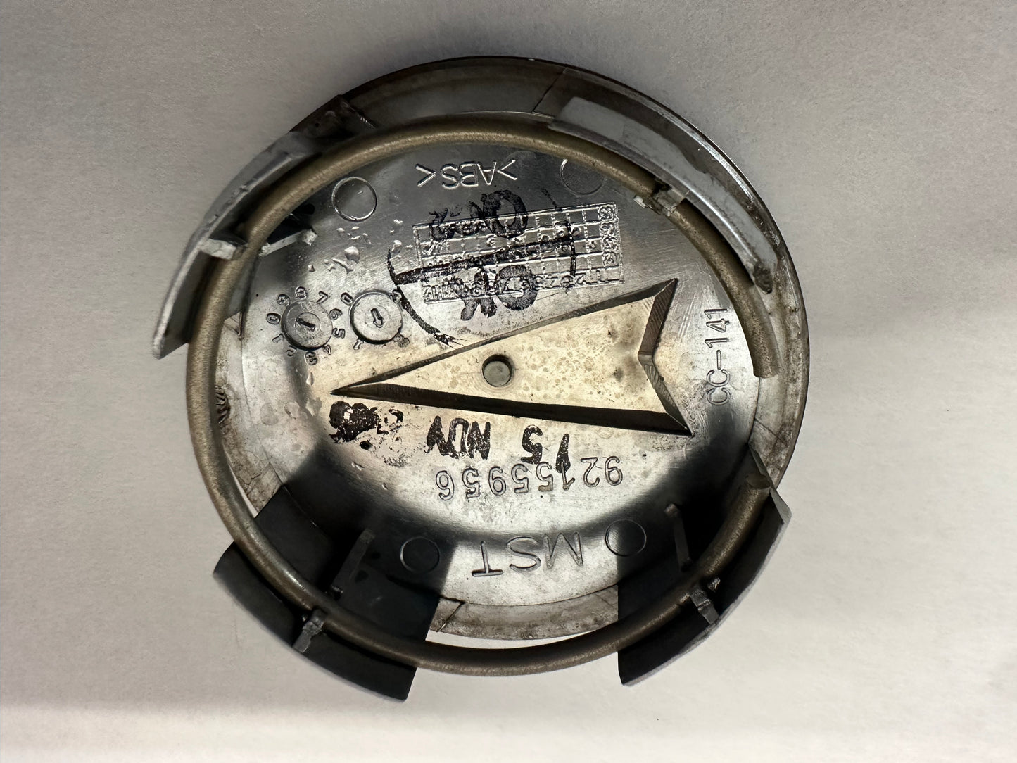2006 Pontiac GTO Wheel Center Cap Set OEM - Day's Parts Yard