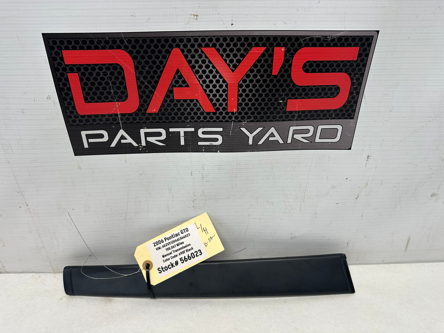 2006 Pontiac GTO LH Driver Exterior B Pillar Window Trim Cover OEM - Day's Parts Yard