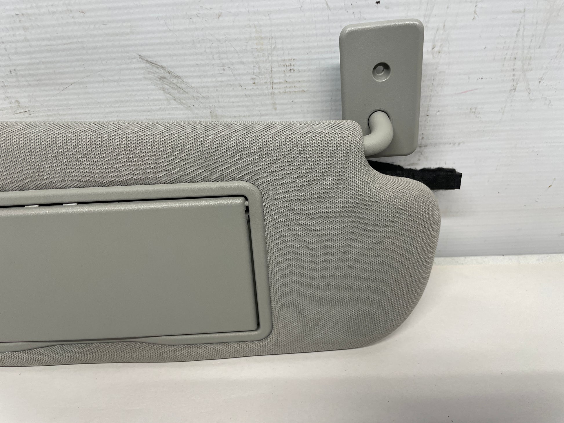 2017 Chevy SS Sedan RH Passenger Sun Visor Sunvisor w/ Clip OEM - Day's Parts Yard