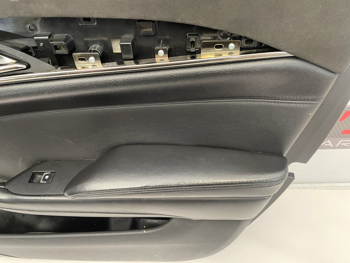 2018 Cadillac CTS-V Front RH Passenger Door Panel OEM - Day's Parts Yard