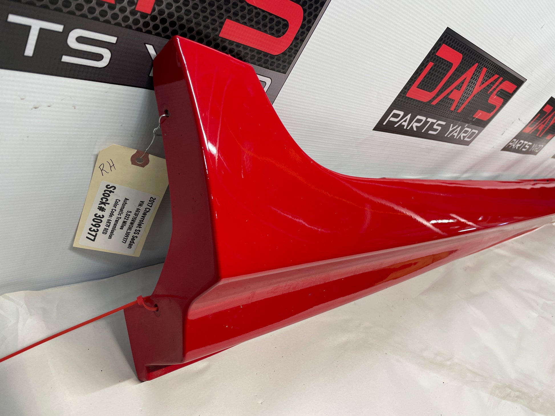 2017 Chevy SS Sedan RH Passenger Rocker Molding Panel Trim OEM - Day's Parts Yard