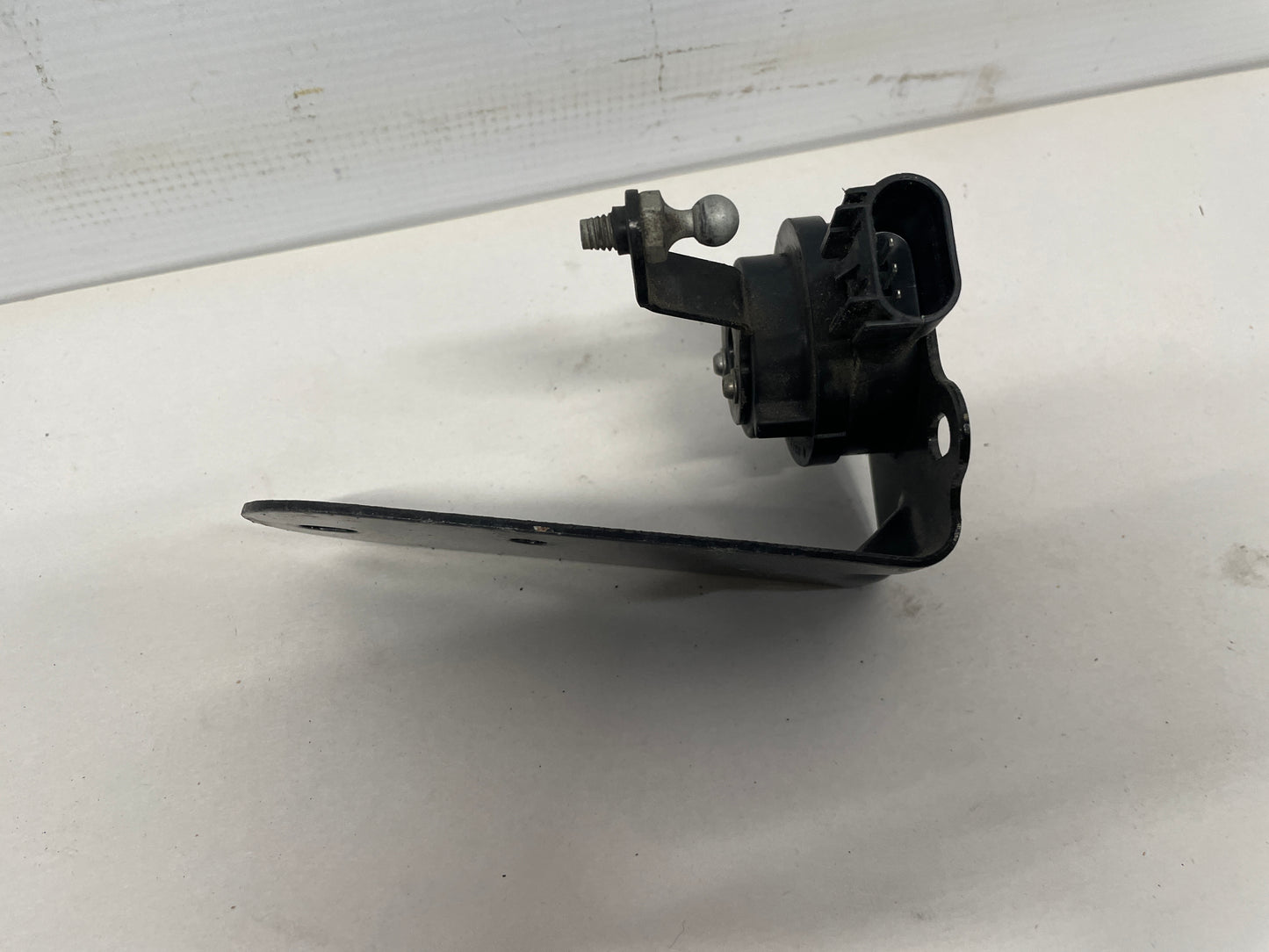 2017 Chevy SS Sedan RH & LH Rear Ride Height Suspension Sensor Set OEM - Day's Parts Yard