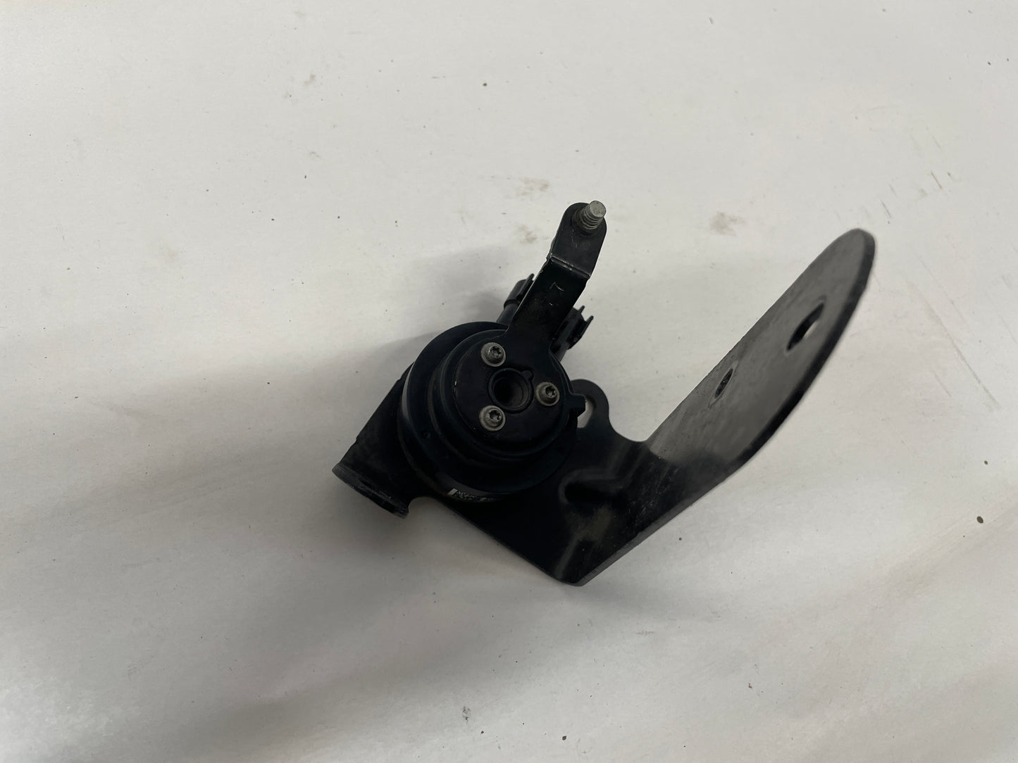 2017 Chevy SS Sedan RH & LH Rear Ride Height Suspension Sensor Set OEM - Day's Parts Yard