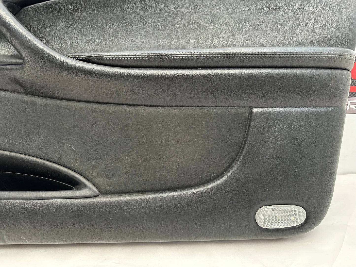 2006 Pontiac GTO Front RH Passenger Door Panel OEM - Day's Parts Yard