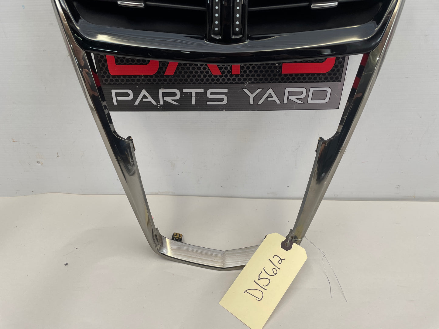 2018 Cadillac CTS-V Front Center Dash Air Vent Trim Screen Bezel OEM - Day's Parts Yard